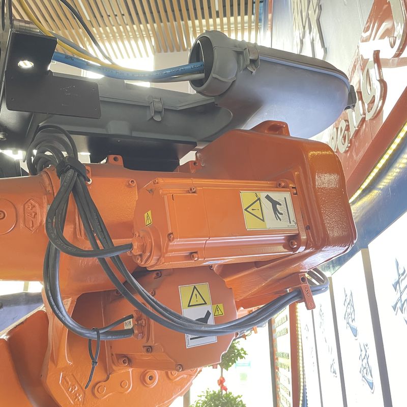 L'axe 6 a utilisé le robot industriel ABB6640-235/2.55 de soudage par points de robots d'ABB multifonctionnel