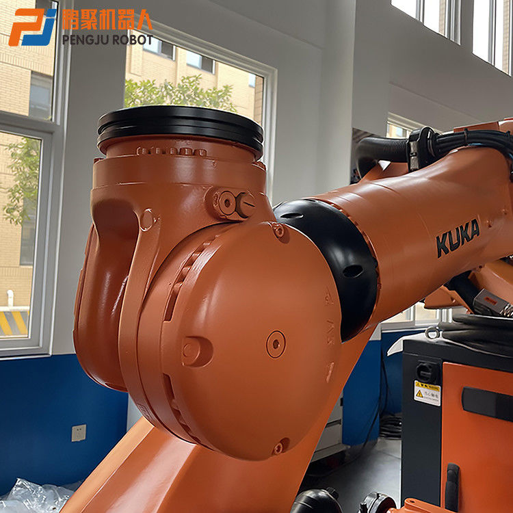 KUKA KR210 R2700 KRC4 Soudage à l' arc, soudage à la pointe, pressage, palettisation, chargement et déchargement de pièces, découpe