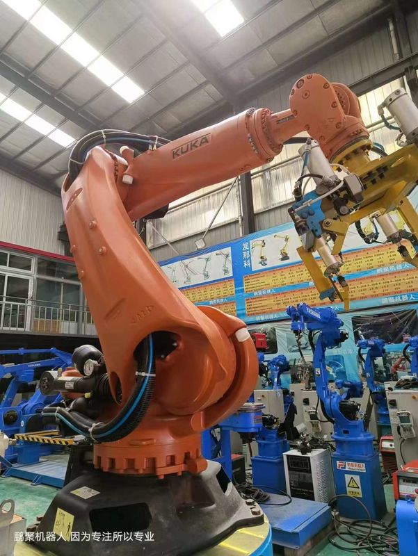 KUKA KR210 R2700 robot C4 supplémentaire NOUVEAU et USÉ disponible soudage à la pointe, pressage, palettisation, chargement et déchargement
