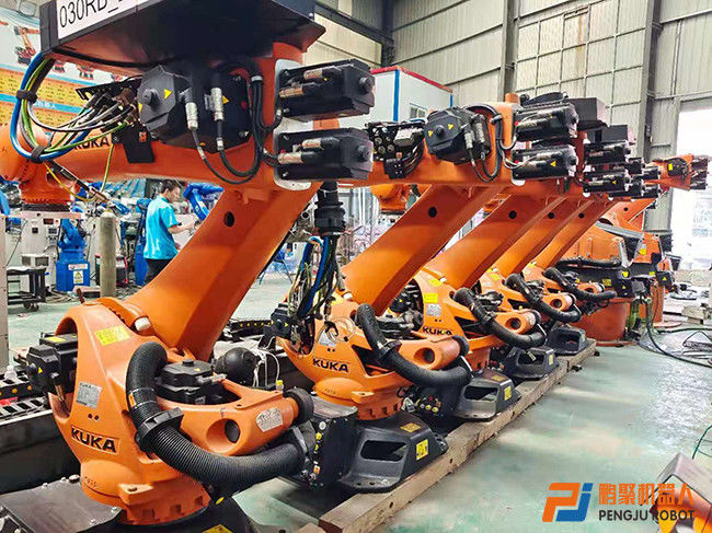 KUKA KR210 R2700 robot C4 supplémentaire NOUVEAU et USÉ disponible soudage à la pointe, pressage, palettisation, chargement et déchargement