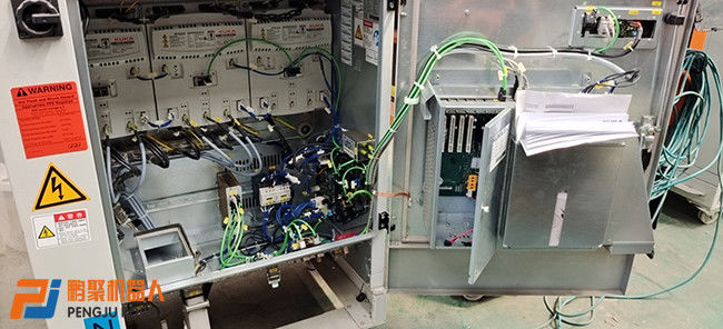 Robot de chargement de sécurité IP 65 pour charger et charger en toute sécurité une charge utile de 210 kg Améliorez votre chaîne de production avec KUKA KR210: votre partenaire ultime pour le soudage, la manutention et plus encore