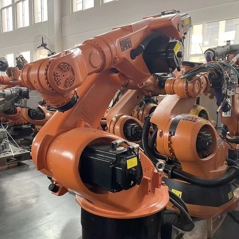 Kuka KRC4 KR30-3 Soudage à l' arc Soudage à la pointe, palettisation, chargement et déchargement de pièces, usinage, manutention de pièces