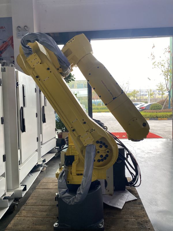 Fanuc 20iA ± 0,07 mm Robot de soudage par arc de répétabilité 20 kg Charge utile 1811 mm Portée pour l'usinage, la manutention et la mesure des pièces