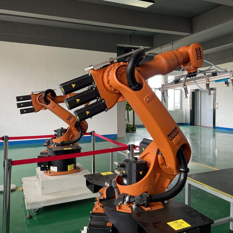 1611mm Robot de palettisation à portée de main équipement d'automatisation monté au sol, robots de soudage à noyau de flux, robots de chargement de machines