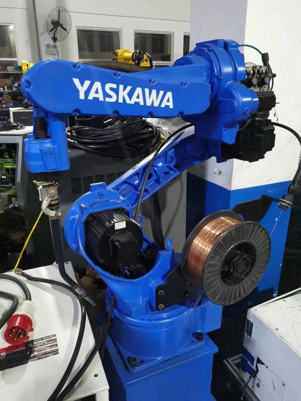 Soudage industriel MA1400 Yaskawa bras robotisé avec charge utile de 3 kg avec armoire de commande 6 axes