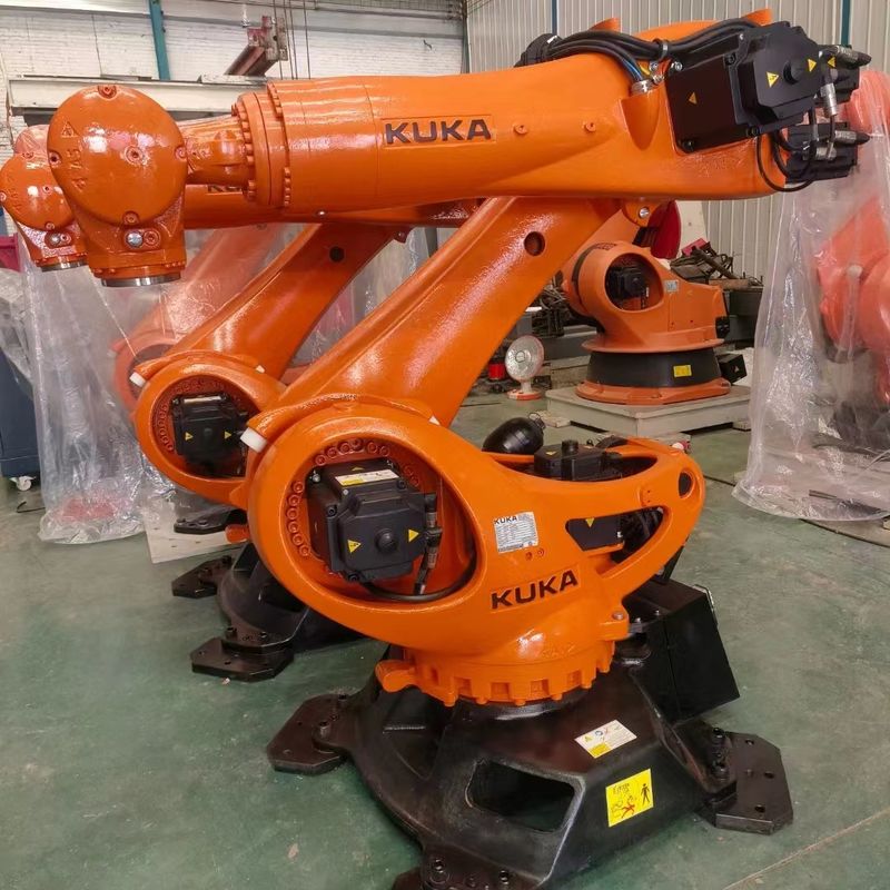 KUKA KR210 R2700 Prime Robot 6 axes 210 kg Charge utile 2700 mm Portée pour le soudage par points Palletisation Chargement et déchargement