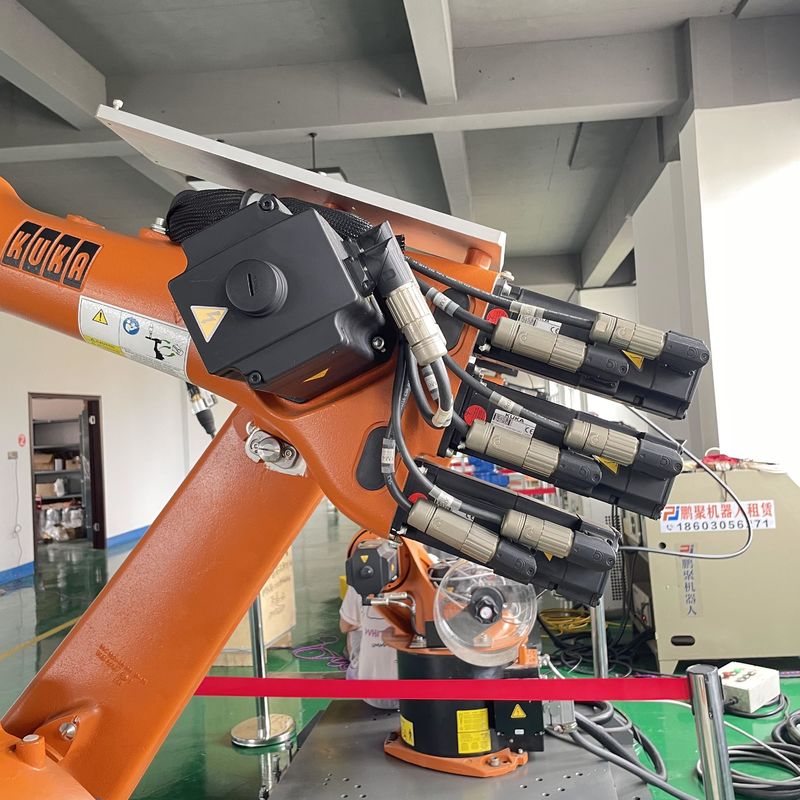 Robot de soudage à l'arc industriel / machine de soudage à l'arc de précision modèle Kr16 avec 16 kg charge utile soudage à l'arc manipulation de colle