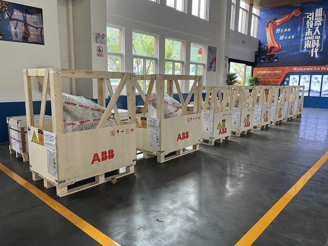 Nouveau ABB IRB 2600 M2004 20/12 -1.65/1.85 20 kg Soudage à l' arc, pressage, chargement et déchargement de pièces, usinage