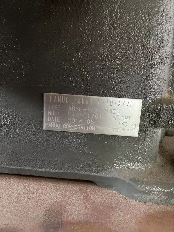 FANUC M-10iA/7L, charge utile de 7 kg, portée de 1633 mm, soudage à l' arc Chargement et déchargement de pièces