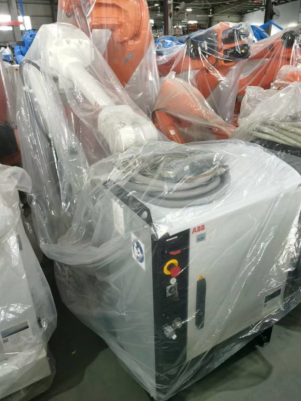 ABB IRB 4600-40/2.05 IP67 6 axes 40 kg charge utile moyenne ABB Robot pour les applications de déblaiement et de dépôt de machines.