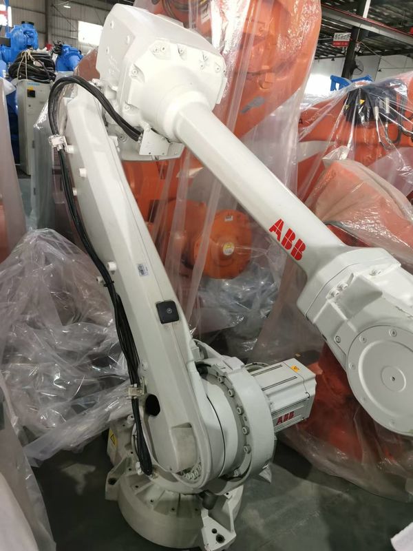 ABB IRB 4600-40/2.55 Bracelet robotique à 6 axes pour l'assemblage de fabrication additive, la distribution et plus 40 kg de charge utile et 2550 mm de portée