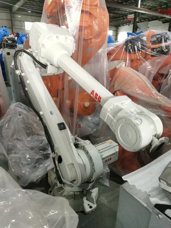 ABB IRB 4600-40/2.55 Bracelet robotique à 6 axes pour l'assemblage de fabrication additive, la distribution et plus 40 kg de charge utile et 2550 mm de portée