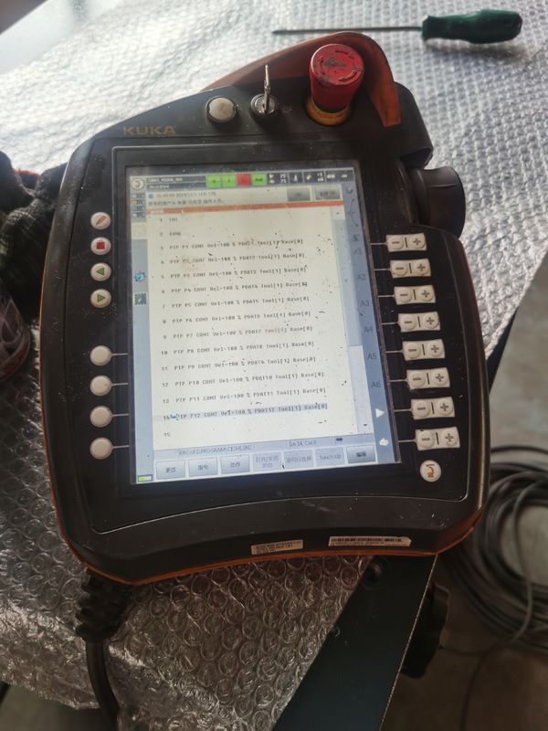 Logiciel Kuka utilisé KUKA KR240 R2900 Ultra Robots IP 65 Sécurité ±0,1 mm Répétabilité et plus pour des normes élevées 240kg Charge utile 2900mm Portée