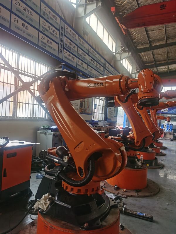 Logiciel Kuka utilisé KUKA KR240 R2900 Ultra Robots IP 65 Sécurité ±0,1 mm Répétabilité et plus pour des normes élevées 240kg Charge utile 2900mm Portée