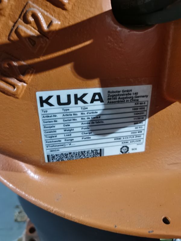 2033 mm de portée KUKA KR60-3 Charge utile de 60 kg Utilisée par les robots KUKA pour la manutention et le ramassage des matériaux