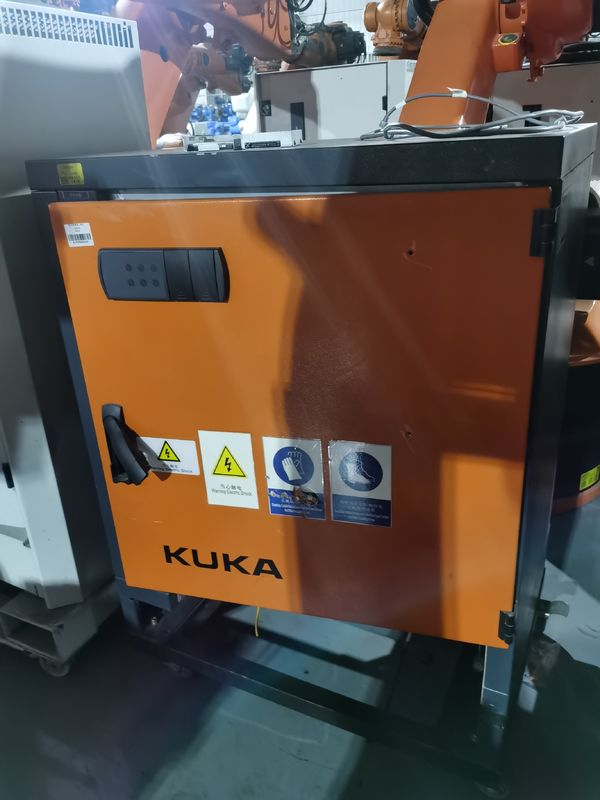 2033 mm de portée KUKA KR60-3 Charge utile de 60 kg Utilisée par les robots KUKA pour la manutention et le ramassage des matériaux