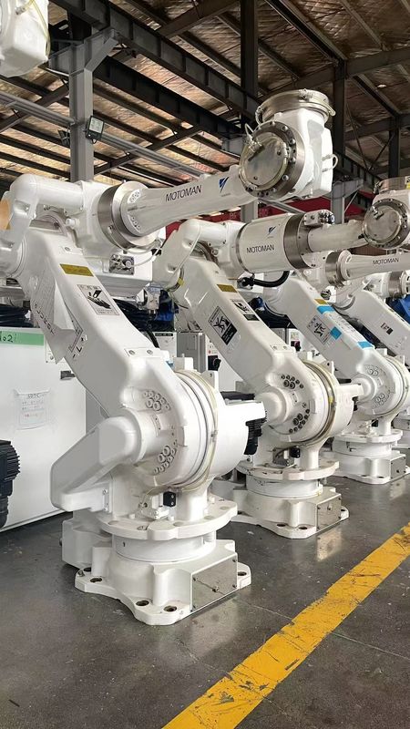 2061mm Reach CR50 XRC 50kg Charge utile Robot de soudage à l'arc motoman pour la tendance de presse et le chargement/déchargement de pièces