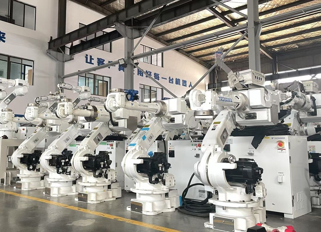 2061mm Reach CR50 XRC 50kg Charge utile Robot de soudage à l'arc motoman pour la tendance de presse et le chargement/déchargement de pièces
