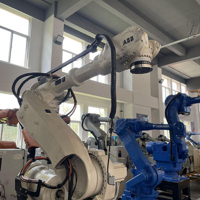 Machine de meulage de fraisage utilisée de robot de bord en bois industriel d'ABB ABB6640-130 3,2