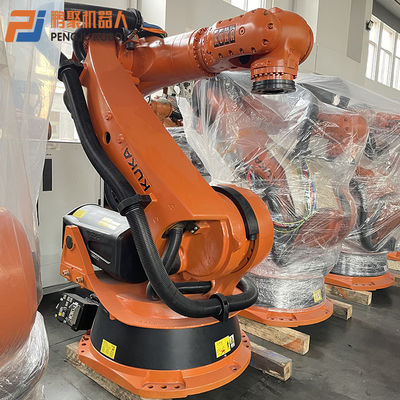 Pièces d'auto utilisées du robot KR210 de KUKA manipulant l'armoire de commande de palletisation du bras C2 de robot