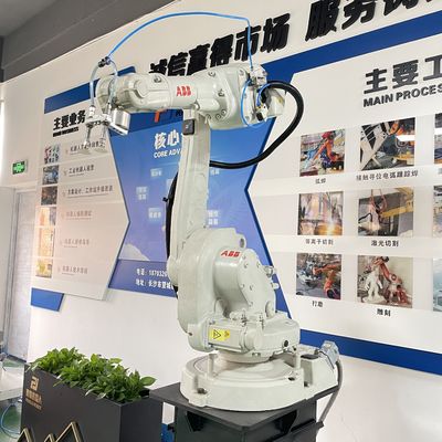 ABB IRB1600-10/1.45 a utilisé le robot de soudure laser