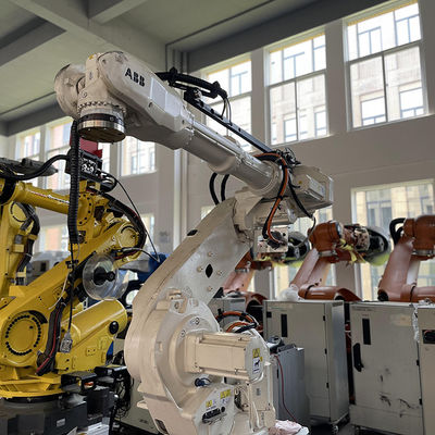 IP67 a utilisé le robot de meulage de fraisage IRB6640-130/3.2 de bord en bois de robots d'ABB