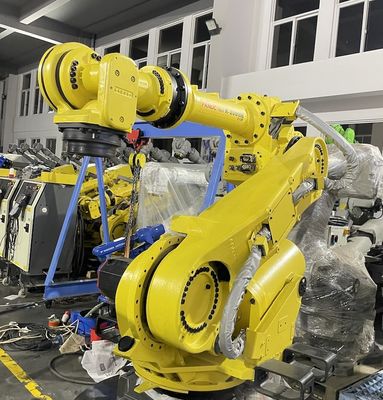 Fanuc R-2000iB-210F Presses de soudage à la broche à l'aide d'un robot de manipulation