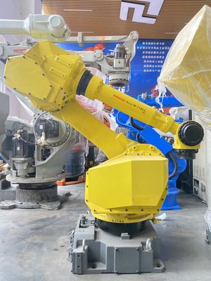 Haches utilisées du robot 6 de FANUC M-710iC/70 pour l'installation au sol
