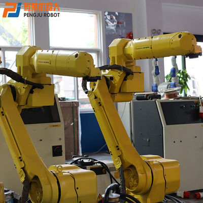 M-20iA utilise des robots FANUC pour couper des robots fraiseurs, des robots de vision laser 3D