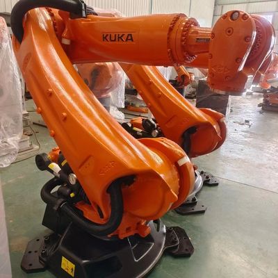 Kuka Kr210 Système de bras robotique C4 utilisé 210 kg Charge utile 2700mm atteindre 1066 kg Poids corporel