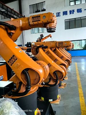Contrôleur KRC4 inclus Robots KUKA usagés KR60-3 60 kg Charge utile 2033 mm Portée pour le chargement Traitement de la coupe et de l'assemblage