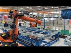Station de travail de soudage KUKA pour pièces détachées automobiles