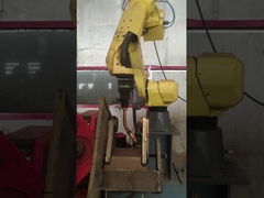 Le robot de soudage à l'arc industriel utilisé par ABB est un palettiseur IRB1600-10/1.45